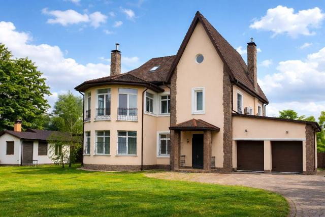 Абсолютно автономная загородная резиденция 495 м² рядом с лесом и озерами | участок 20 соток